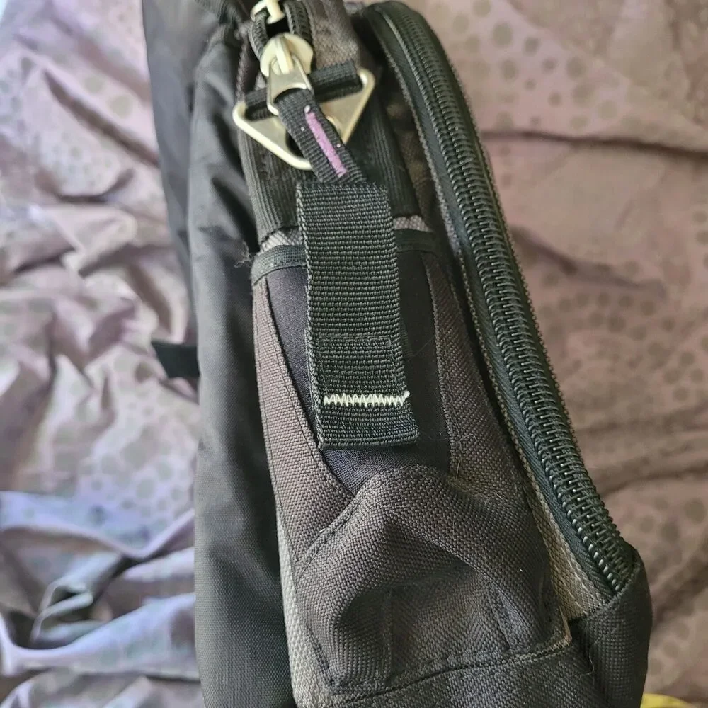 OGIO Technologio Corvette RS.655 Laptop Organizer Messenger Bag Black